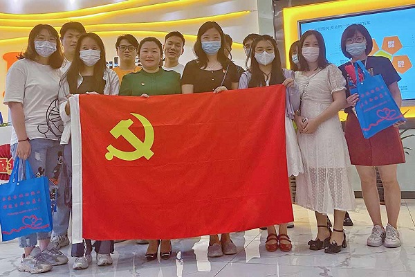 月，欢创集团连获三个称号，积极开展爱心献血活动"