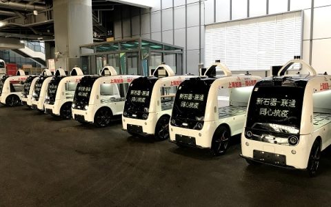 新石器无人车驶入上海最大方舱医院 助力最后100米无接触配送