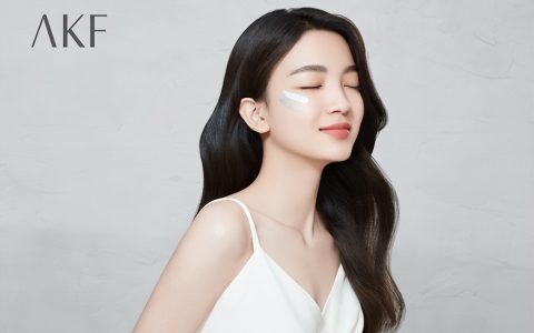 AKF泥膜 让肌肤和“初老”说拜拜