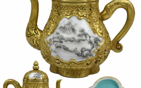 开光金地墨彩山水纹壶