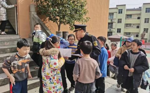 交通执法：爱国主义教育普法宣传进校园