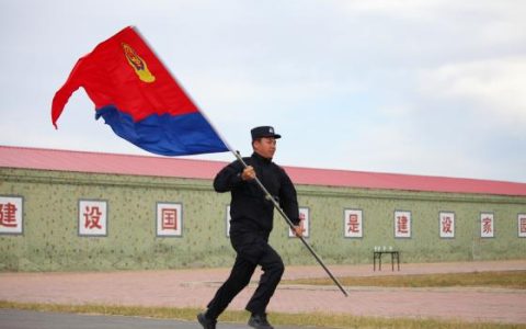 冰城公安喜迎国庆 献礼祖国