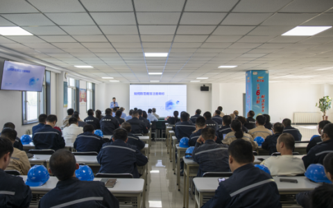 警企共筑“安全墙”！哈尔滨市公安局香坊分局开展安全宣讲进企业活动