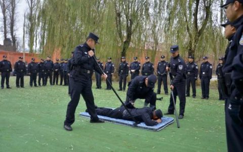 冰城公安：实战砺剑铸辉煌 亚冬安保展精英风采