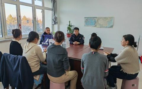 【打谣进校园二十二】长安派出所民警深入第二小学开展“打击网络谣言”为主题的研讨会