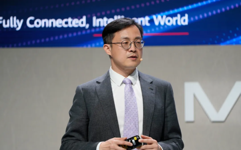 MWC 2025 | 华为罗萱：AI重塑核心网运维模式和高稳能力，助力运营商迈向AN L4