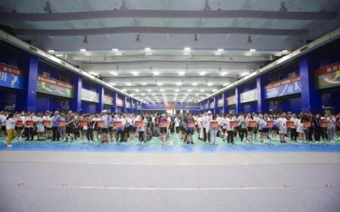 2025武汉民企运动会圆满收官 乔万尼59岁董事长率队羽毛球夺冠