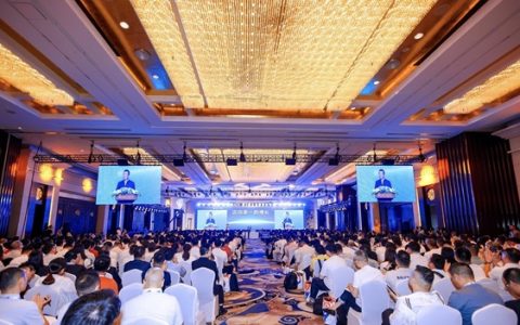 行动教育第9届企业家校长节：企业家以“增长故事”点亮经济未来