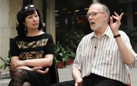 华裔作家贝拉新书《万仁赞》：传承鲁迅精神，文学承载法治正义