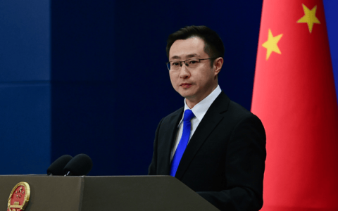 “持刀闯馆”，还有理了？
