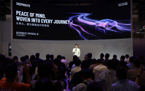 不秀车、只秀底层能力：元戎用 30 万辆交付，回答了智驾终局问题