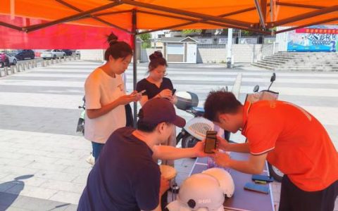 一路平安行，守护踏青路——平安产险东阳支公司联合横店交警中队开展五一假期安全宣导活动